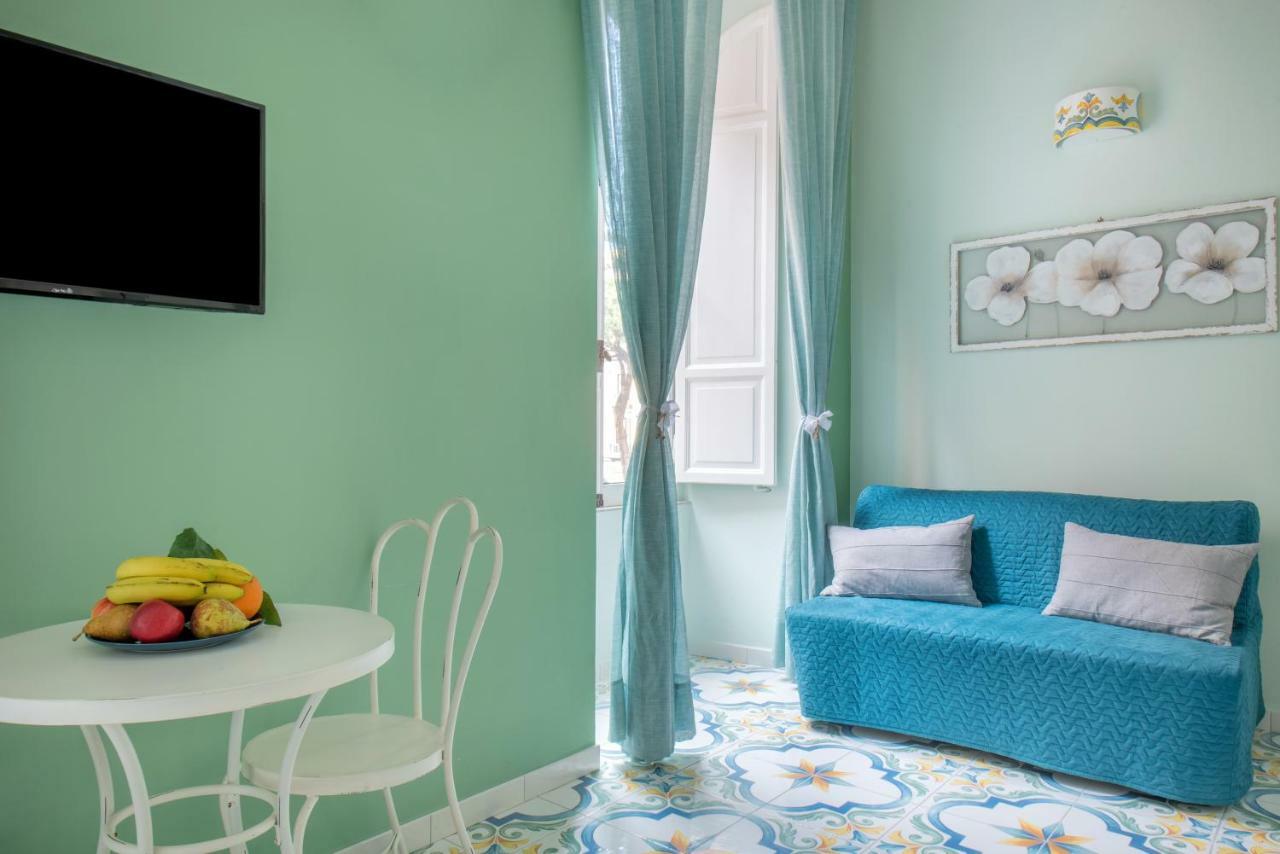 Regina Elena Bed & Breakfast Napoli Bagian luar foto