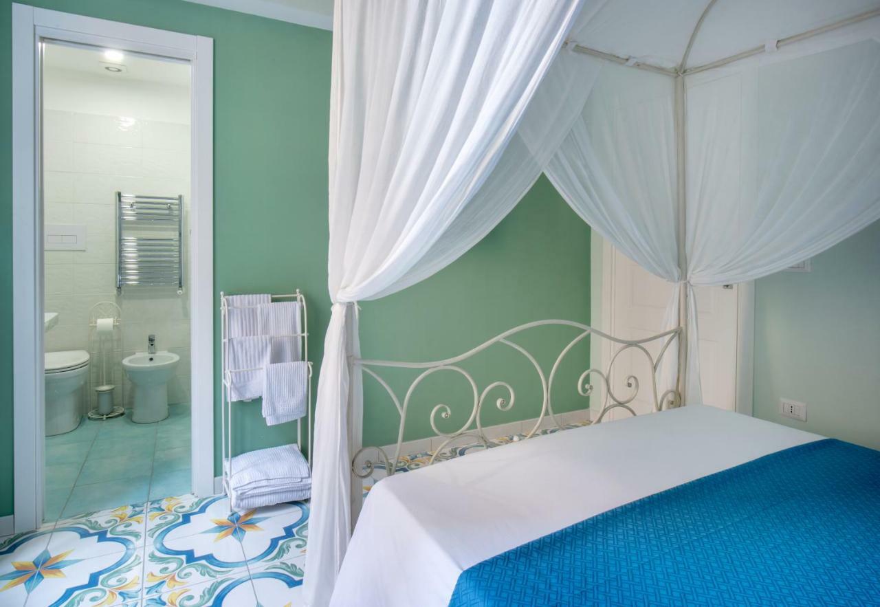 Regina Elena Bed & Breakfast Napoli Bagian luar foto