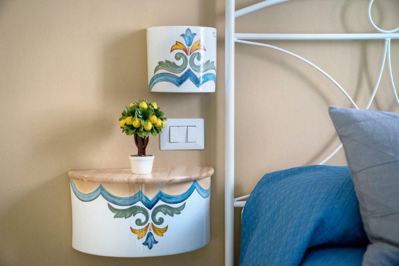 Regina Elena Bed & Breakfast Napoli Bagian luar foto