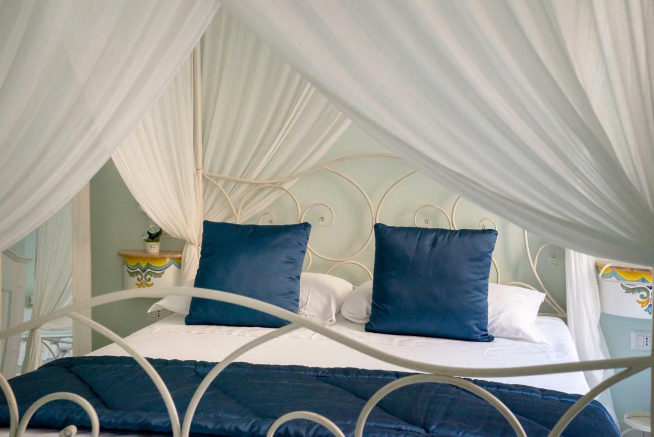 Regina Elena Bed & Breakfast Napoli Bagian luar foto