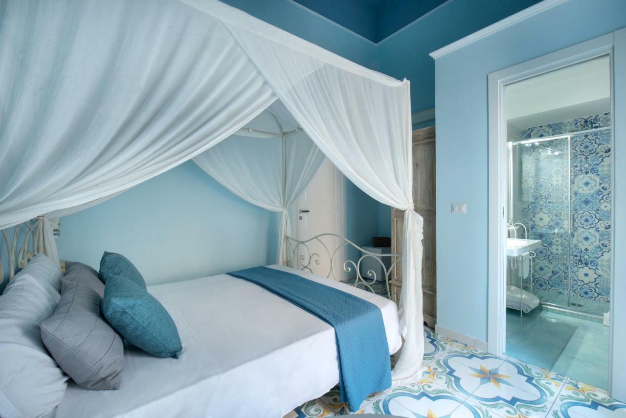 Regina Elena Bed & Breakfast Napoli Bagian luar foto