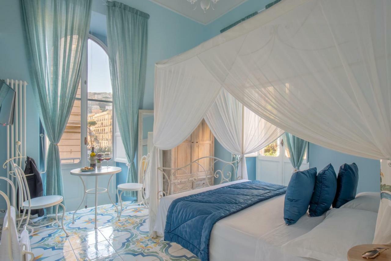 Regina Elena Bed & Breakfast Napoli Bagian luar foto