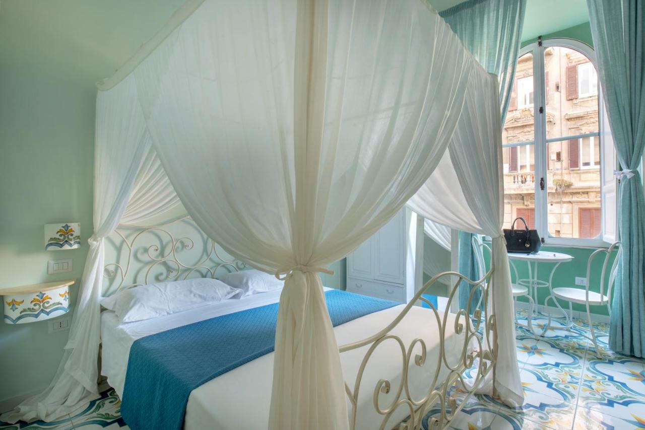 Regina Elena Bed & Breakfast Napoli Bagian luar foto