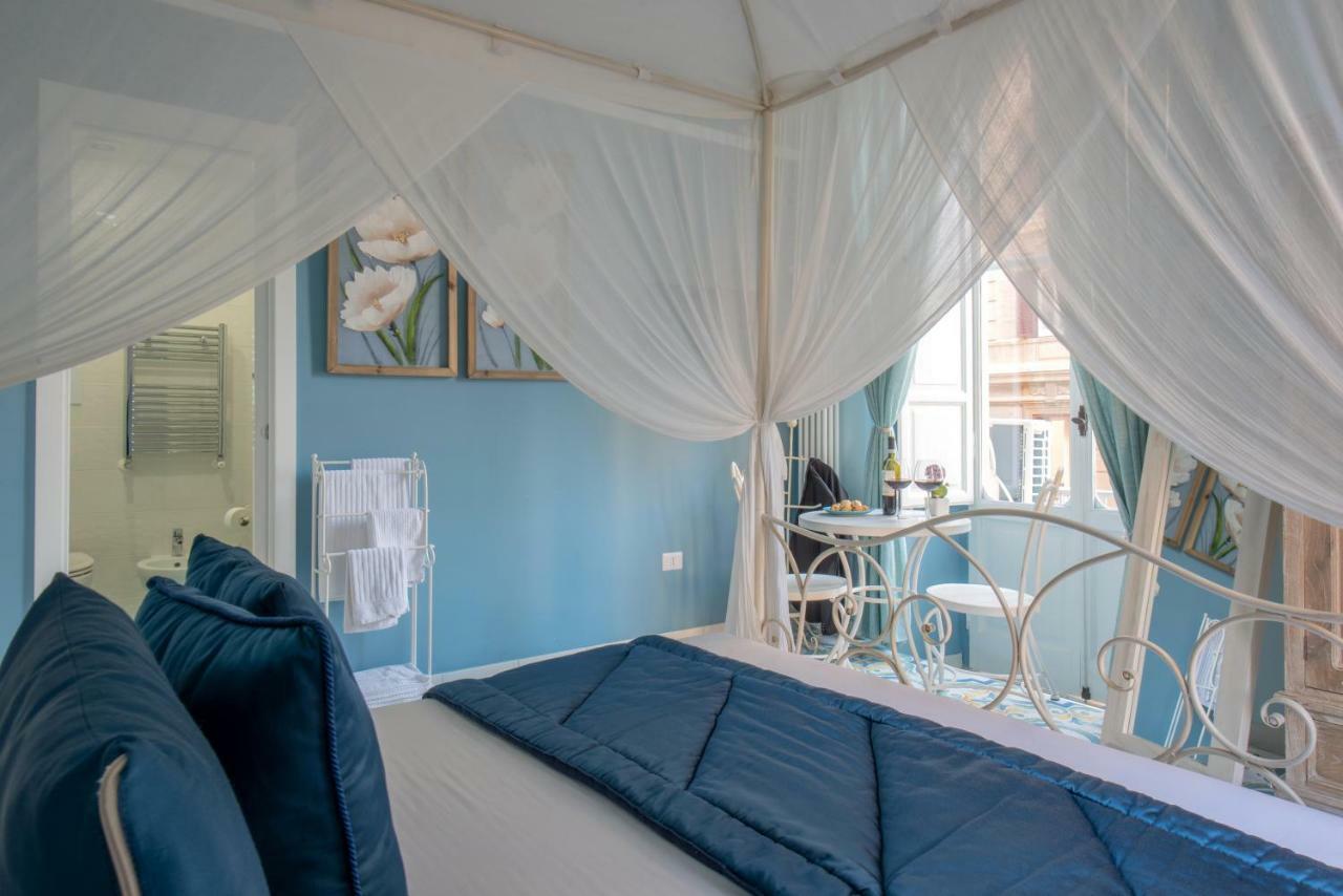 Regina Elena Bed & Breakfast Napoli Bagian luar foto